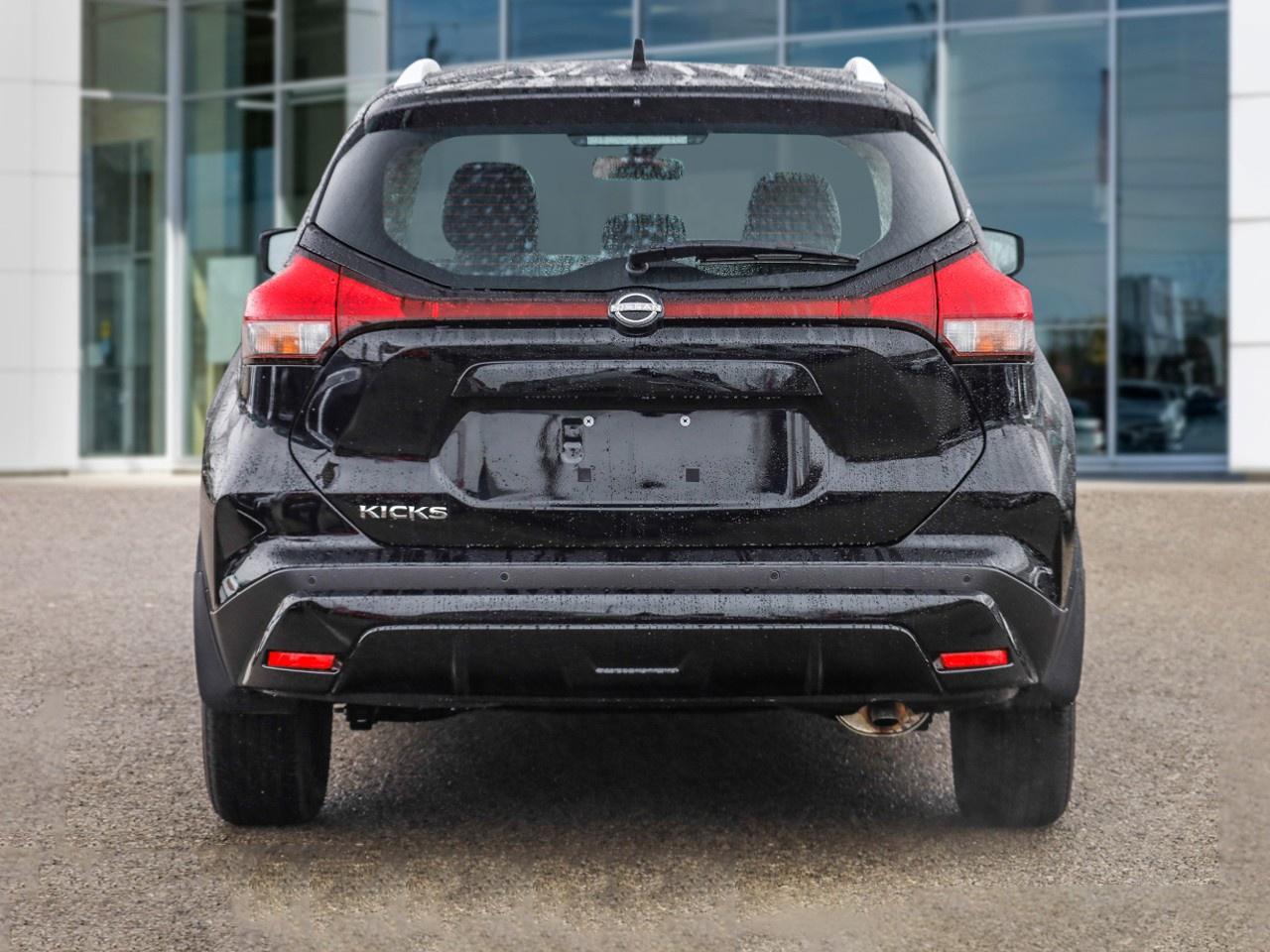 2025 Nissan Kicks Play SV Photo