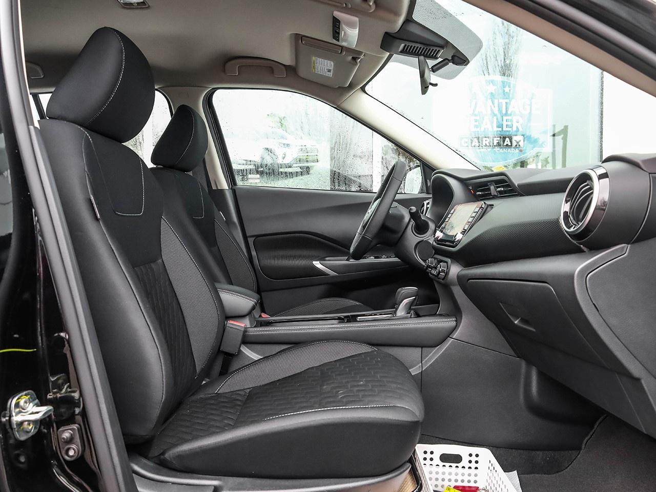 2025 Nissan Kicks Play SV Photo