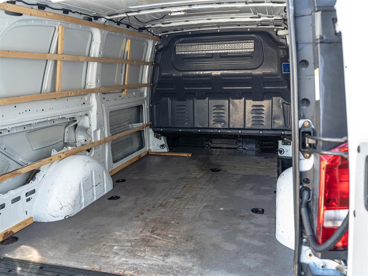 2020 Mercedes-Benz Metris Cargo Van 126inch WB|Cargo Van|One Owner|Ontario Vehicle|Turbocharged Photo