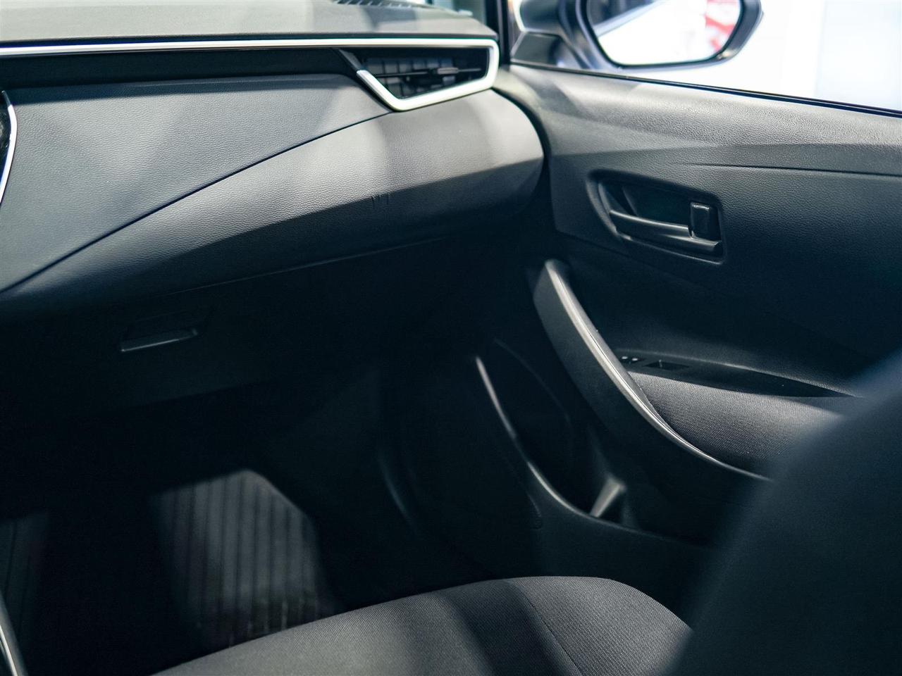 2022 Toyota Corolla LE HYBRID | NO ACCIDENTS | TOYOTA SERVICED Photo