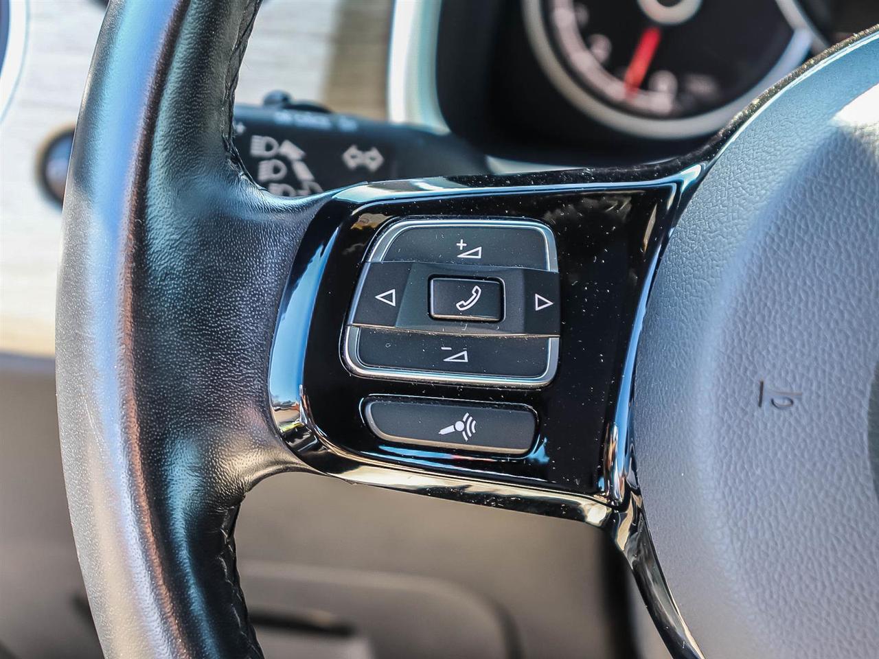 2018 Volkswagen Beetle Coast Photo