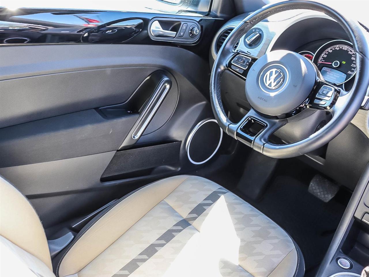 2018 Volkswagen Beetle Coast Photo