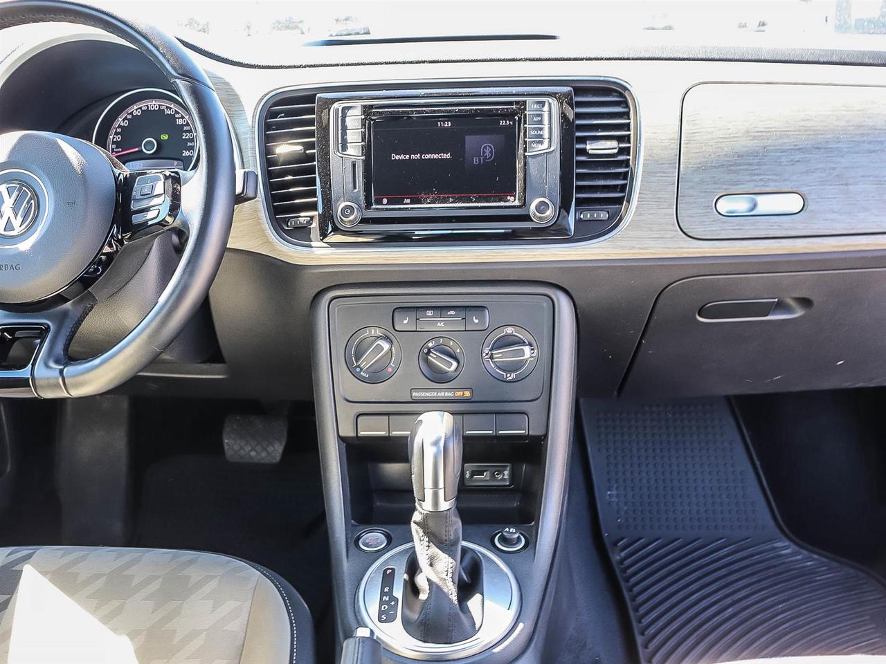 2018 Volkswagen Beetle Coast Photo