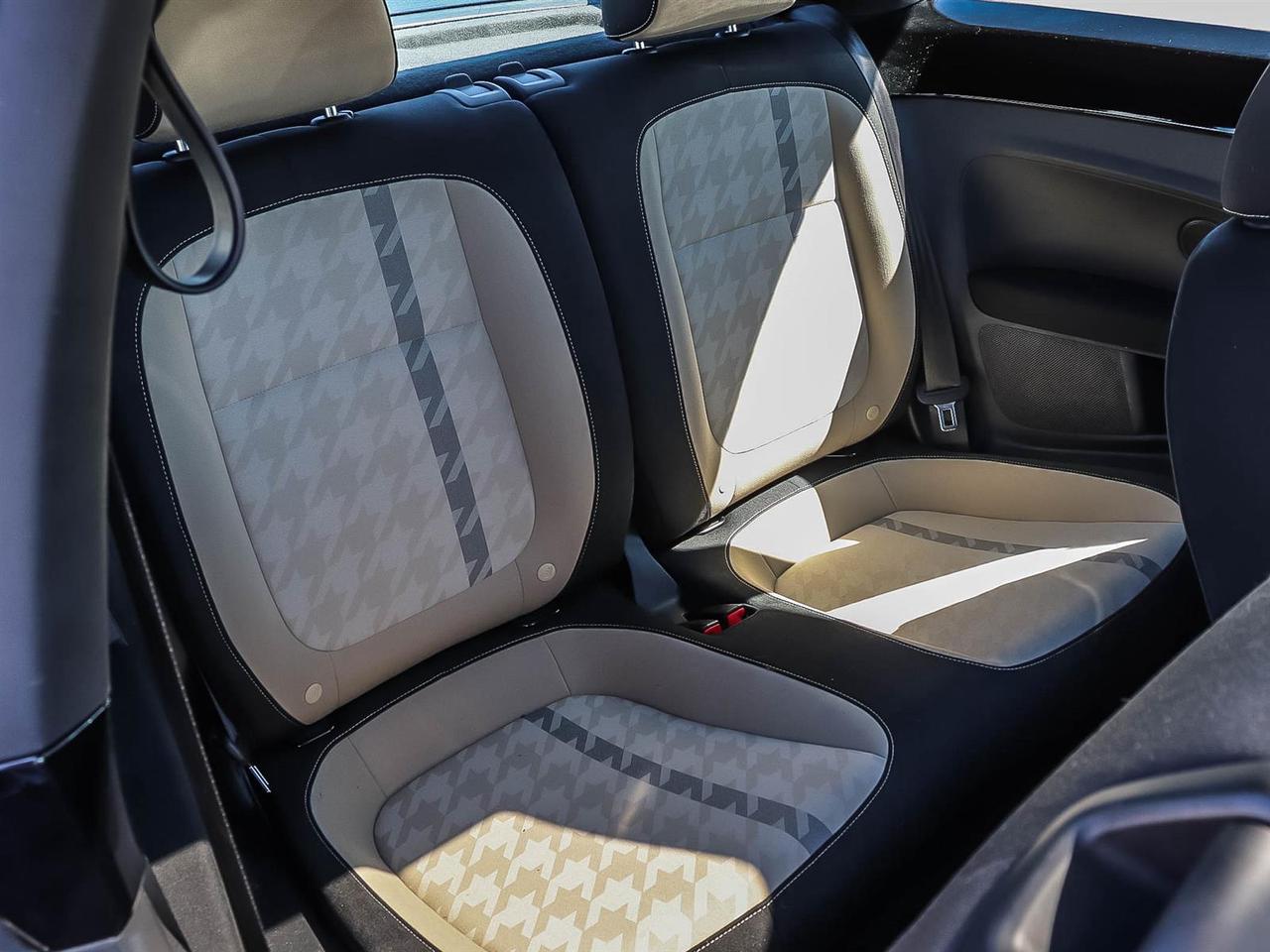 2018 Volkswagen Beetle Coast Photo