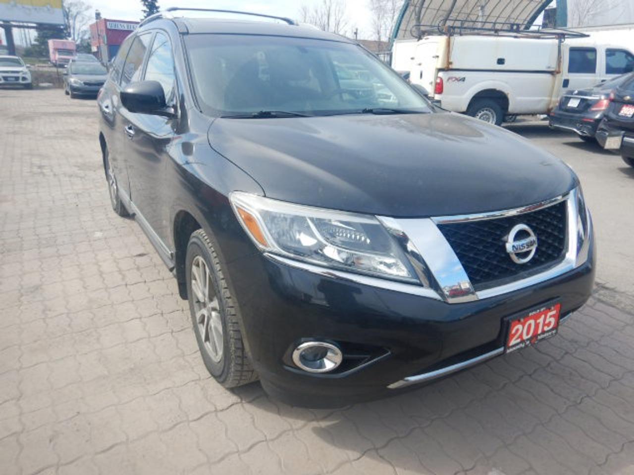 2015 Nissan Pathfinder SL Photo