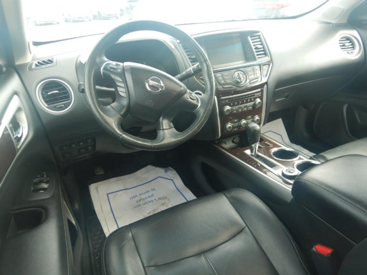 2015 Nissan Pathfinder SL Photo