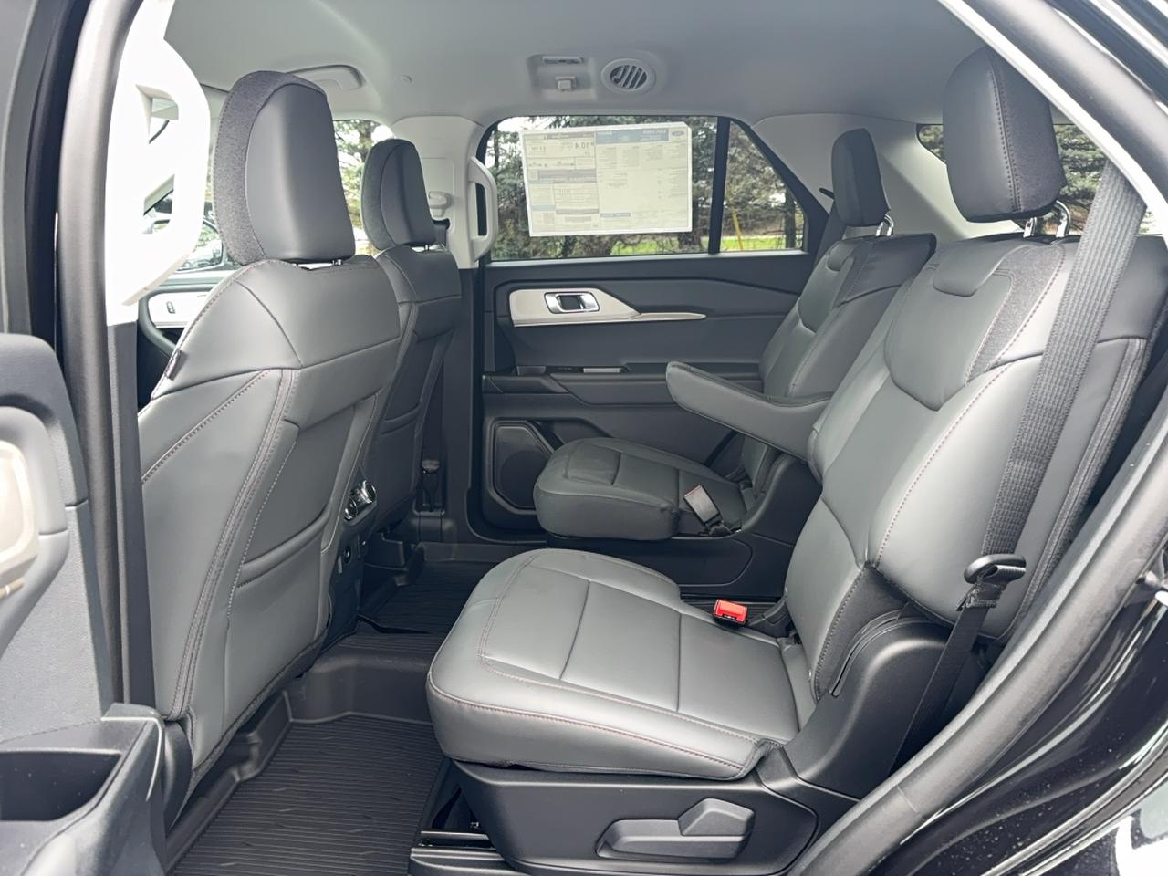 2026 Ford Explorer Active Photo4