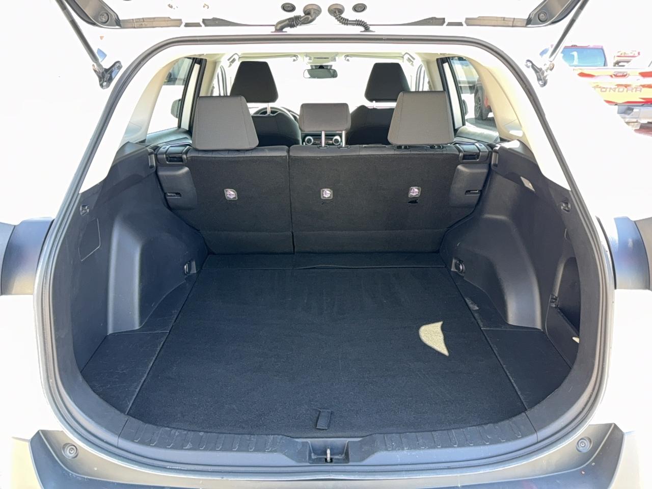 2020 Toyota RAV4 LE Photo