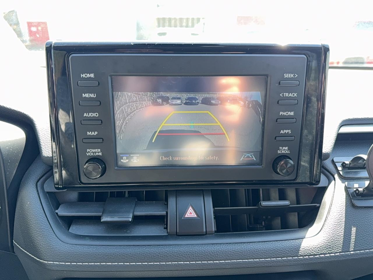 2020 Toyota RAV4 LE Photo