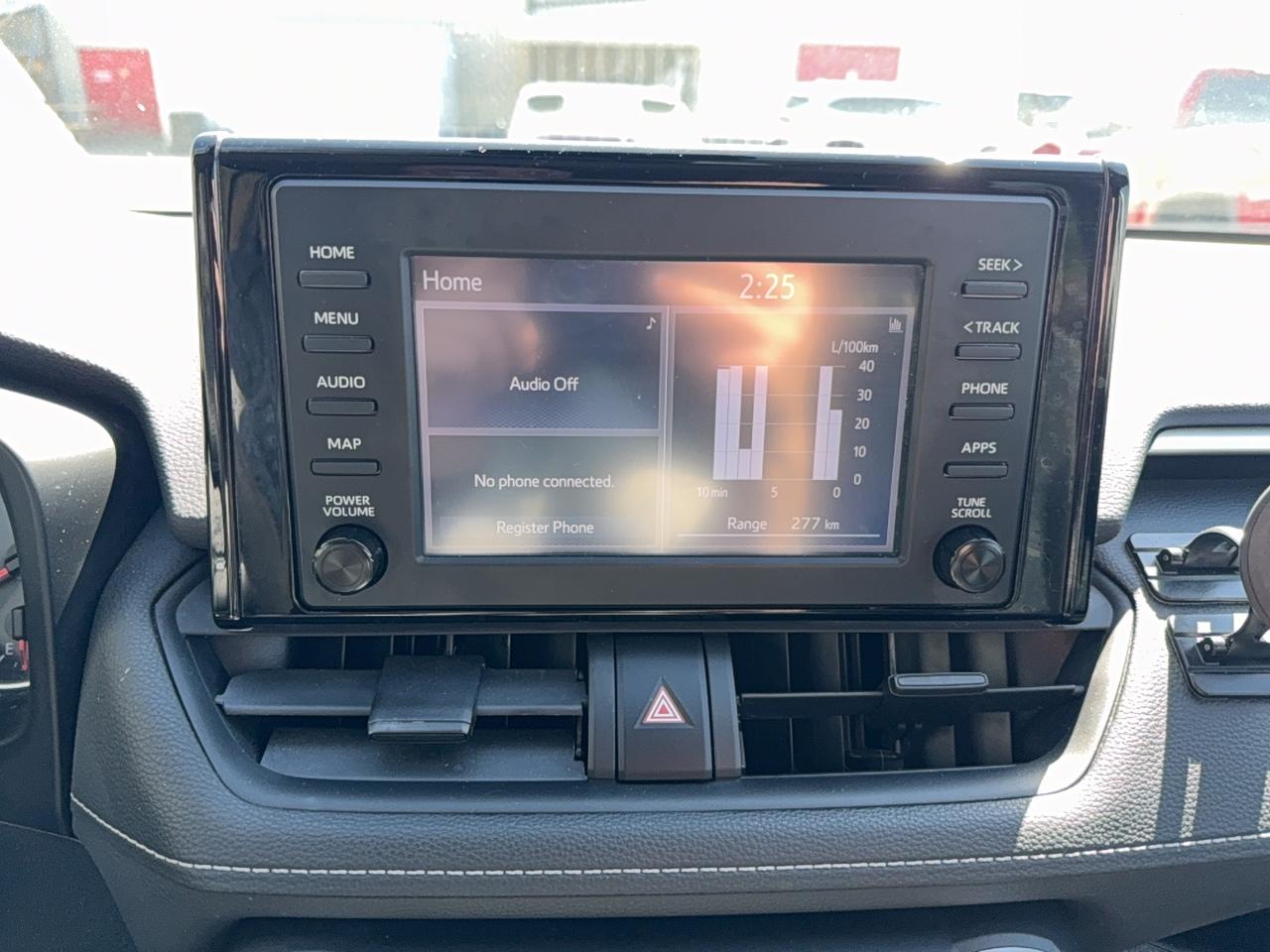 2020 Toyota RAV4 LE Photo