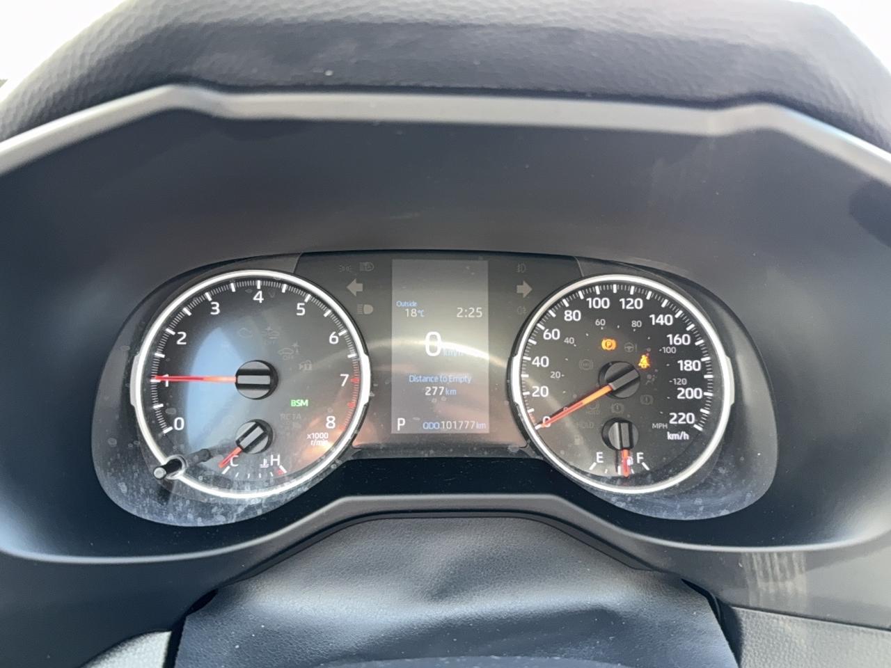 2020 Toyota RAV4 LE Photo