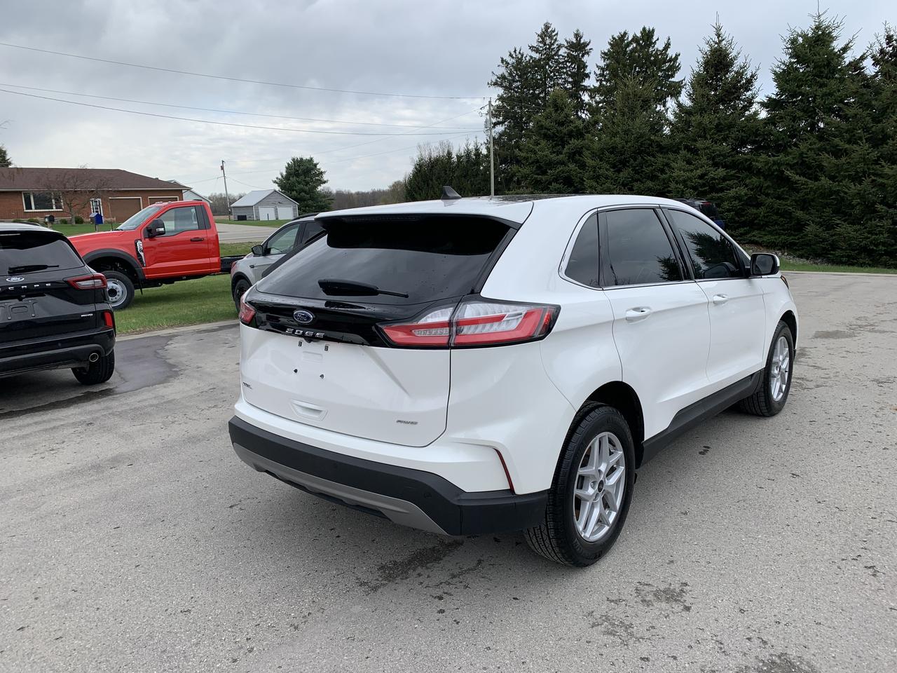 2024 Ford Edge SEL AWD Photo4