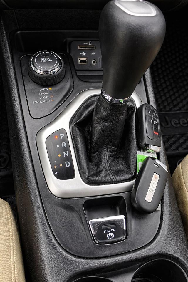 2018 Jeep Cherokee Latitude 4X4 | NO ACCIDENT Photo