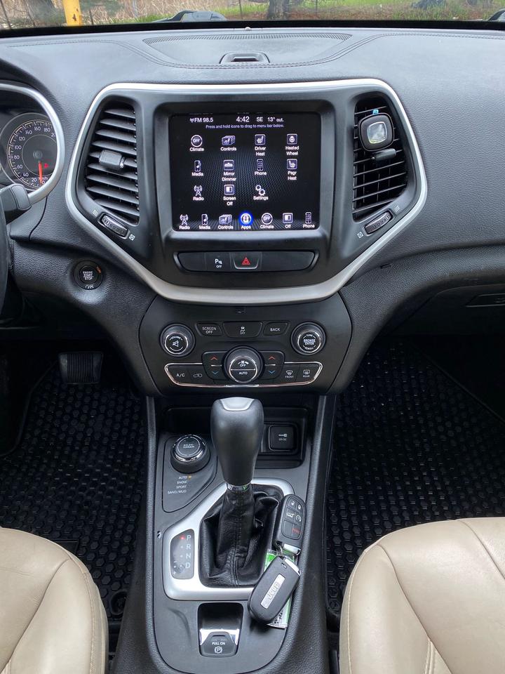 2018 Jeep Cherokee Latitude 4X4 | NO ACCIDENT Photo