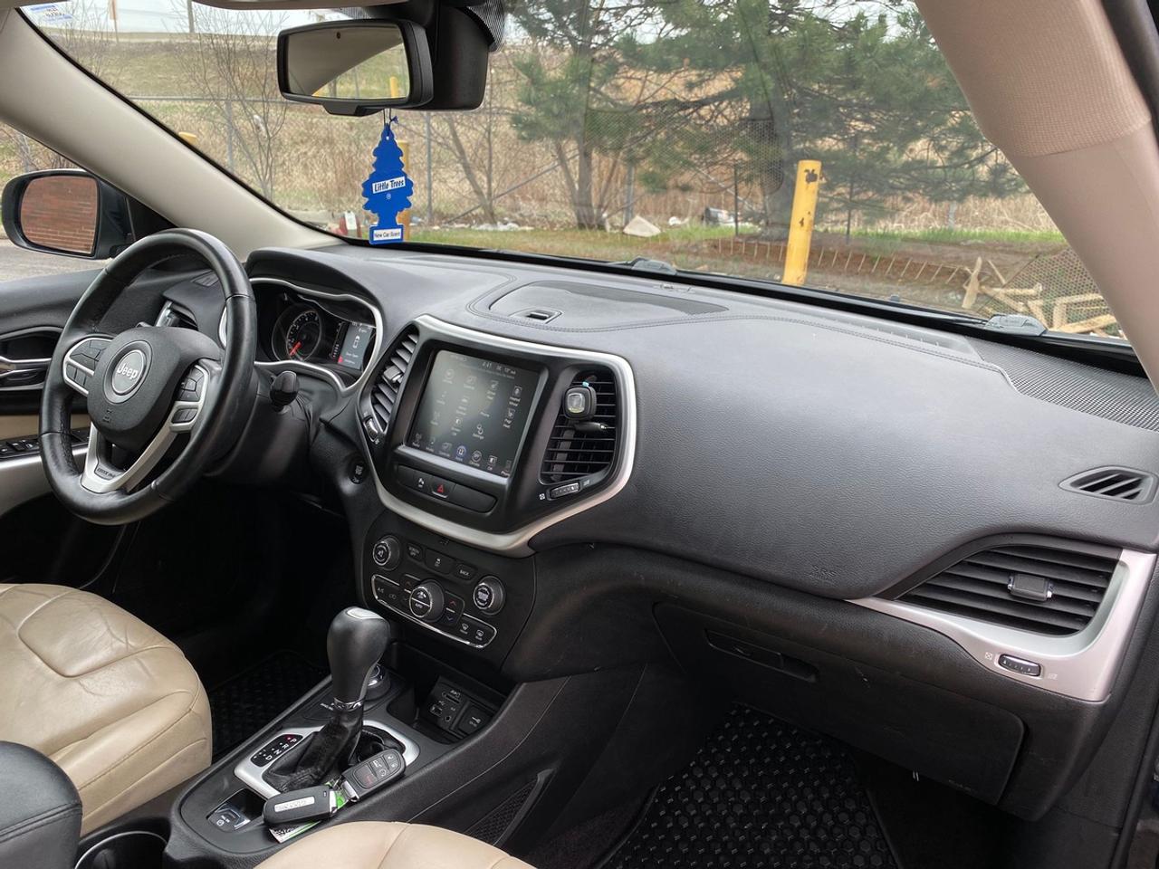 2018 Jeep Cherokee Latitude 4X4 | NO ACCIDENT Photo