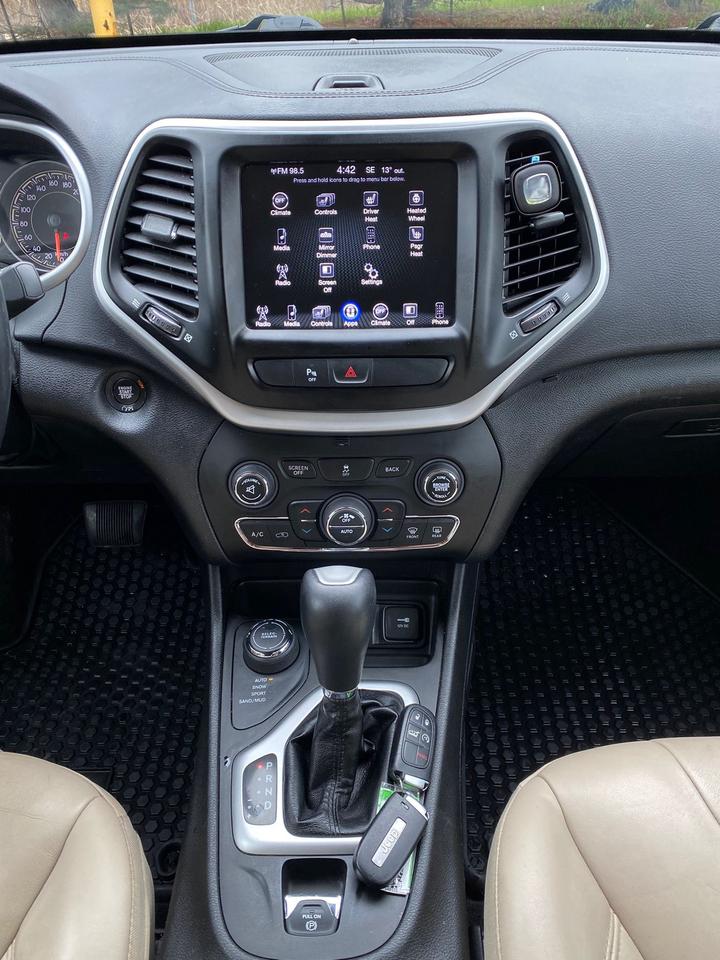 2018 Jeep Cherokee Latitude 4X4 | NO ACCIDENT Photo