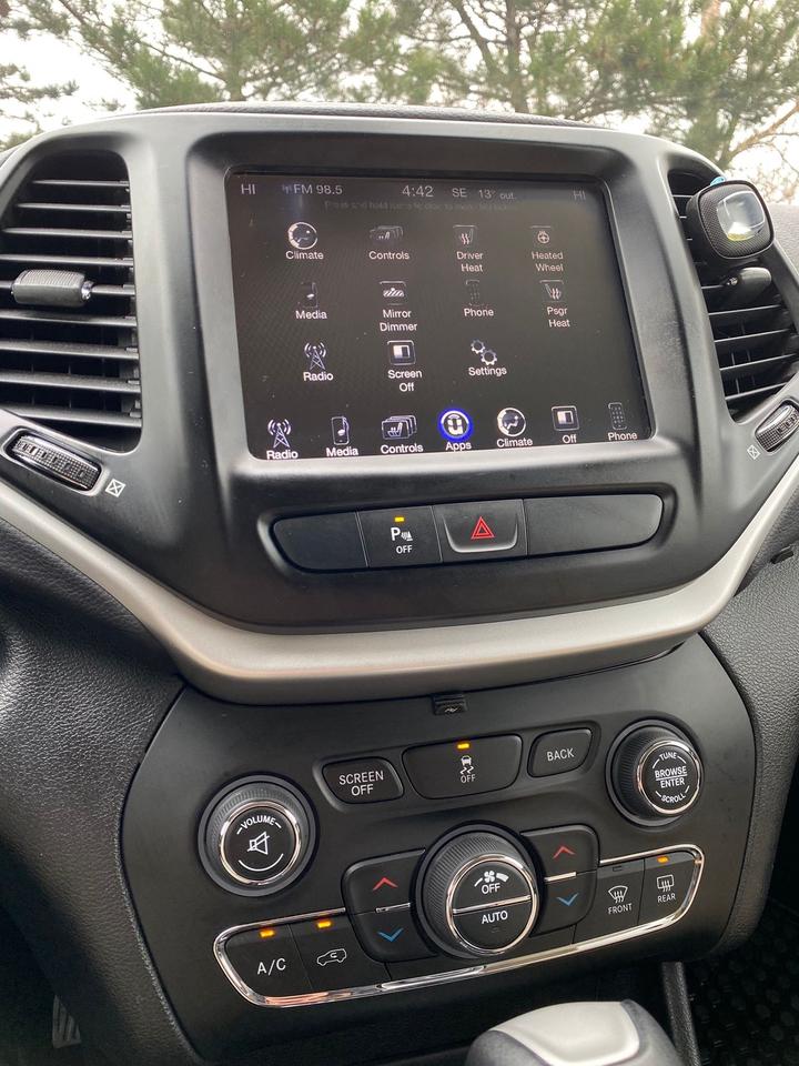 2018 Jeep Cherokee Latitude 4X4 | NO ACCIDENT Photo