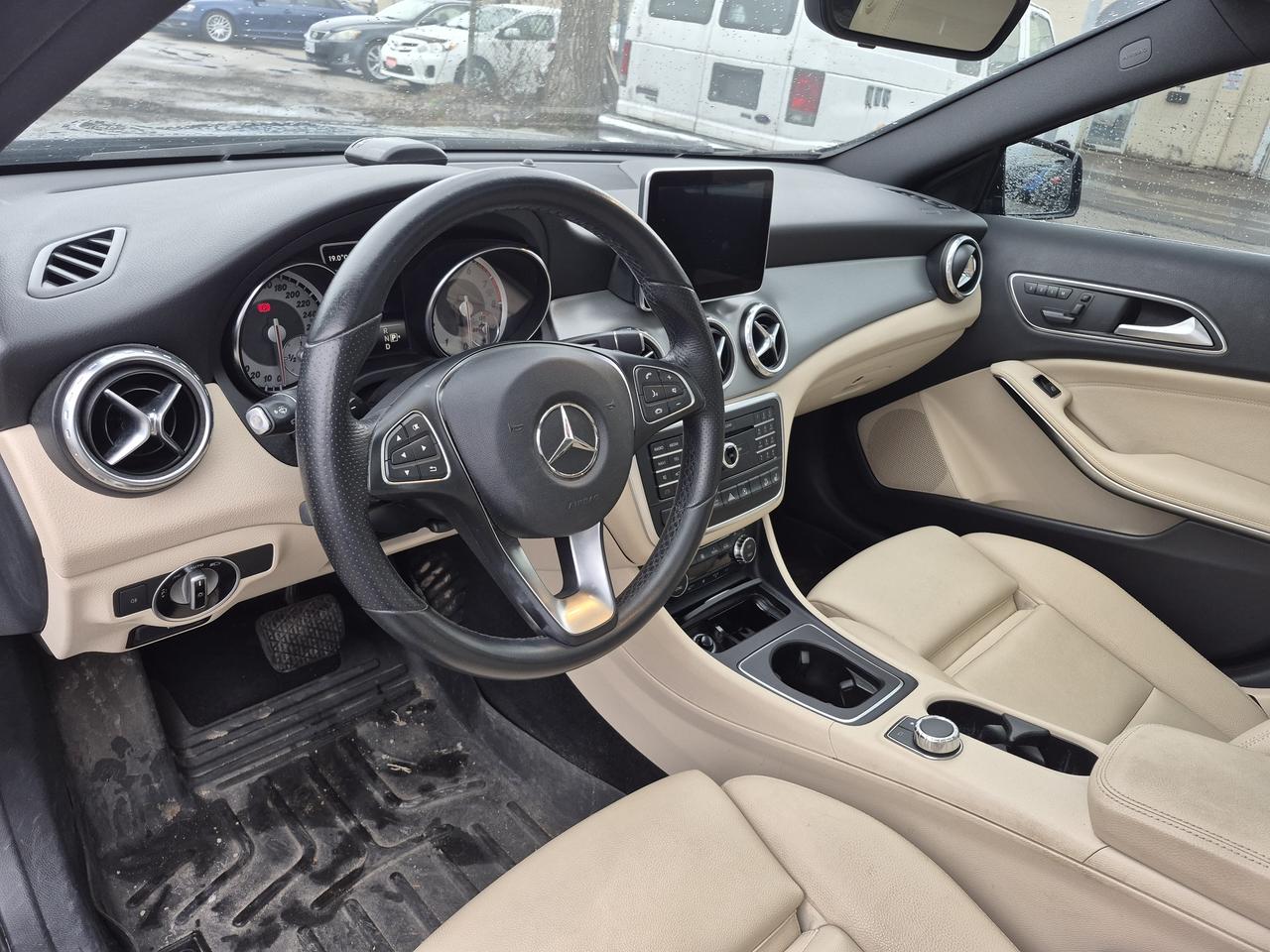 2016 Mercedes-Benz GLA-Class GLA250 Photo