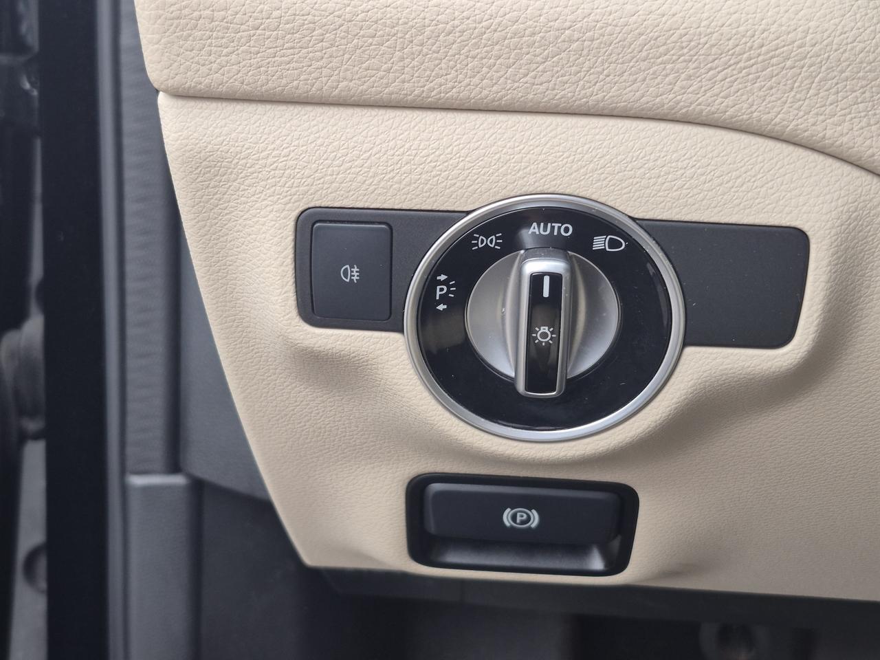 2016 Mercedes-Benz GLA-Class GLA250 Photo