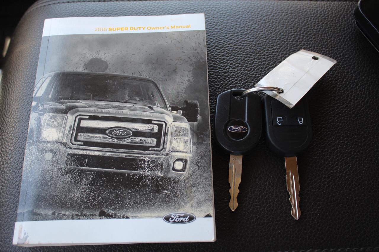 2016 Ford F-350 Super Duty XLT 4WD DRW Ext.Cab 8ft box Photo