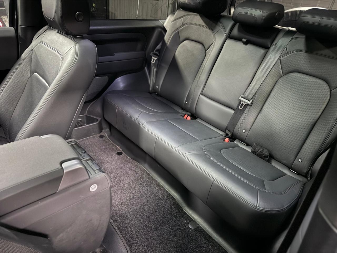 2023 Land Rover Defender P300S 90/CLEAN CARFAX/2 DOOR Photo