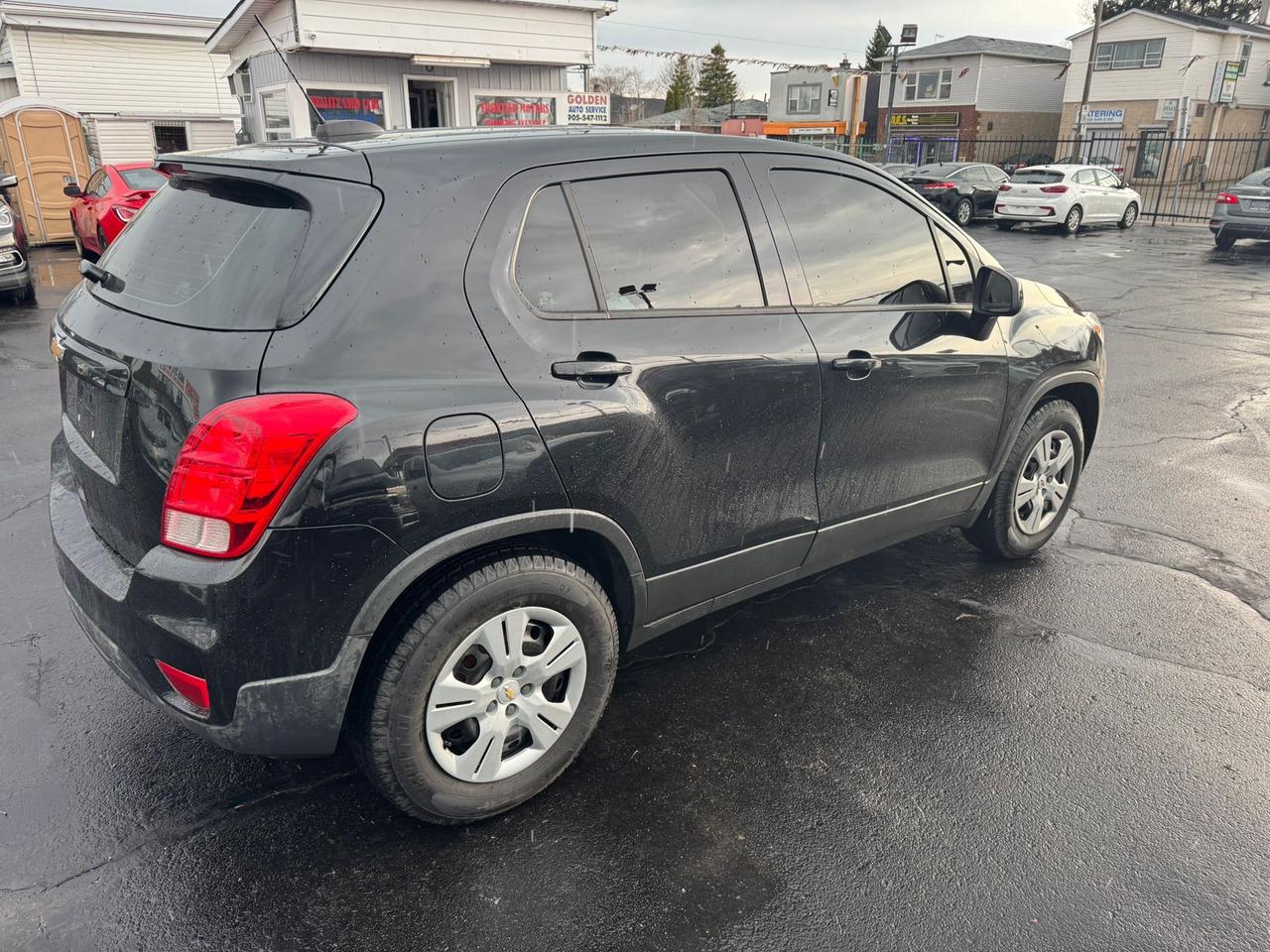 2019 Chevrolet Trax LS Photo3