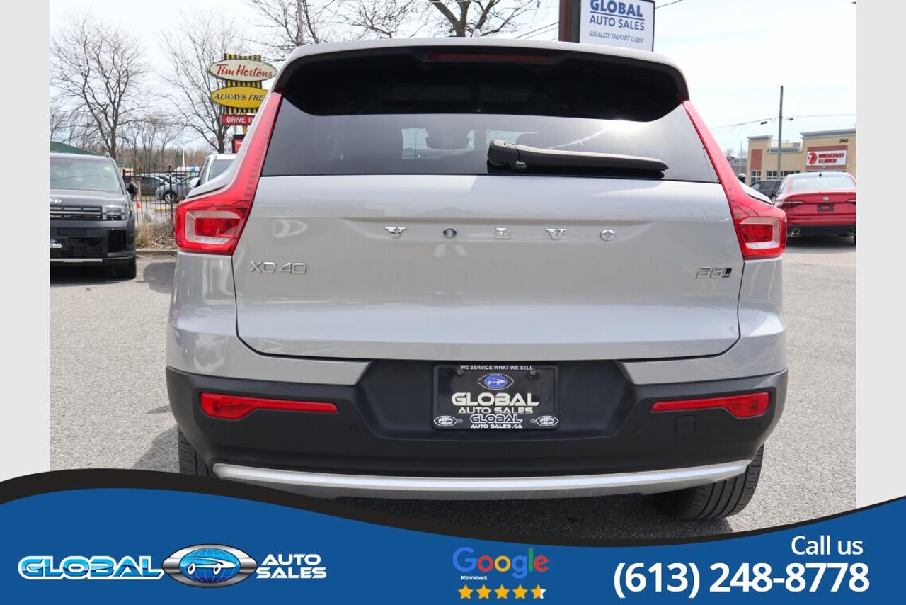 2024 Volvo XC40 B5 Plus Photo