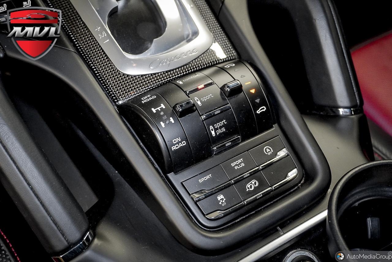 2017 Porsche Cayenne Turbo 4dr All-wheel Drive Photo