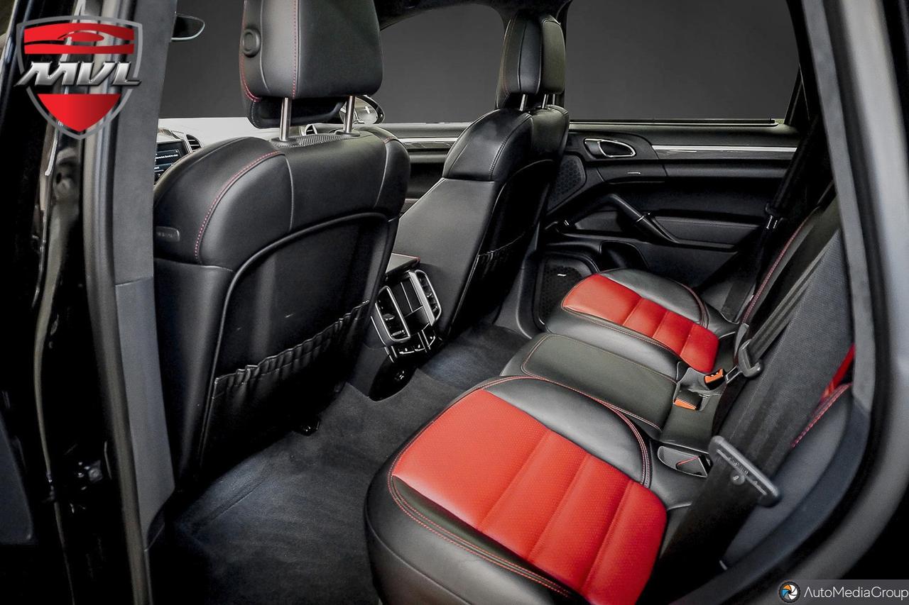 2017 Porsche Cayenne Turbo 4dr All-wheel Drive Photo