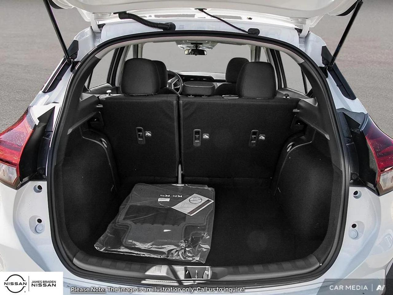 2025 Nissan Kicks Play SV FWD Photo