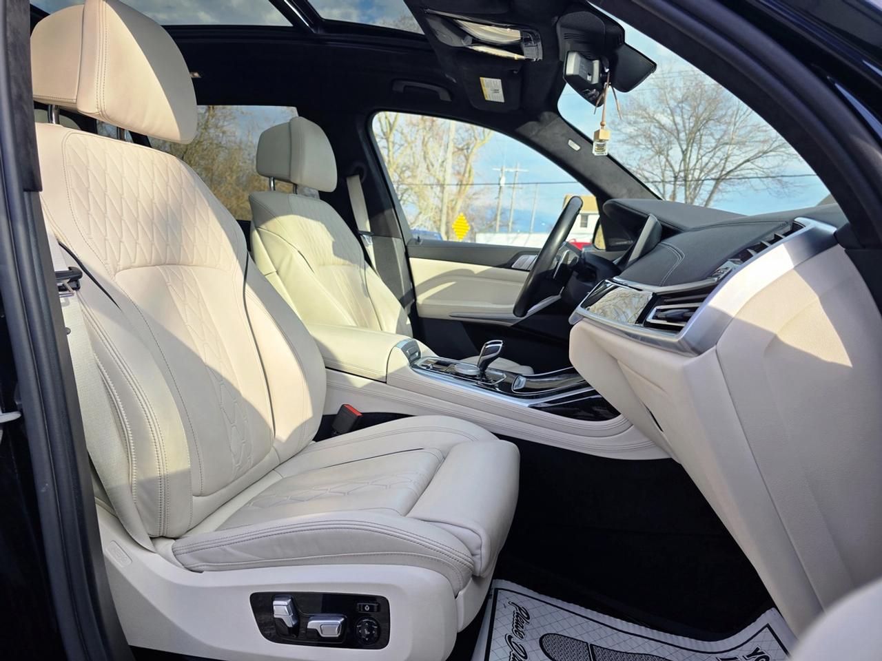 2020 BMW X7 xDrive40i w/M-Sport Pkg | No Accidents! Photo