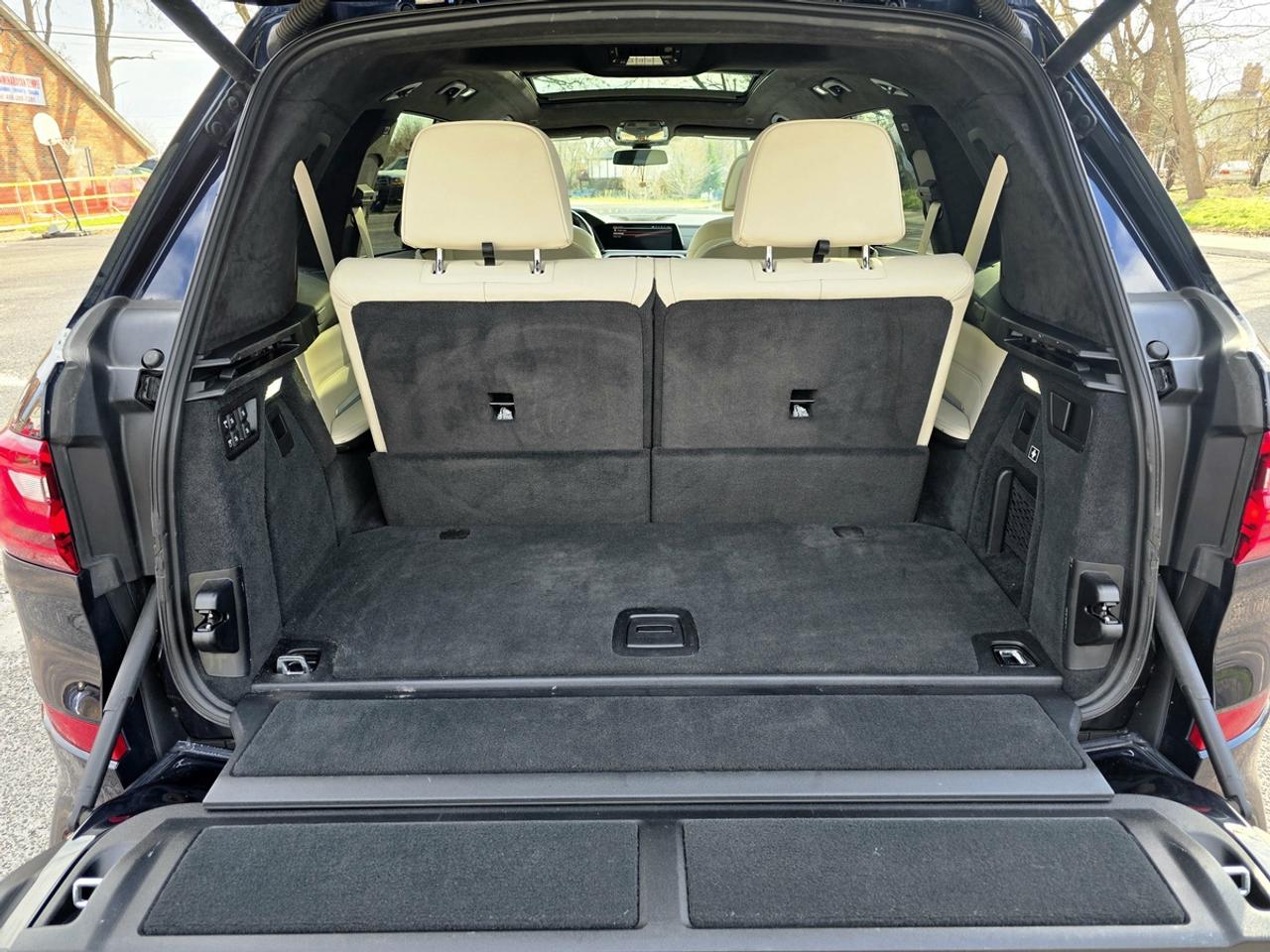 2020 BMW X7 xDrive40i w/M-Sport Pkg | No Accidents! Photo