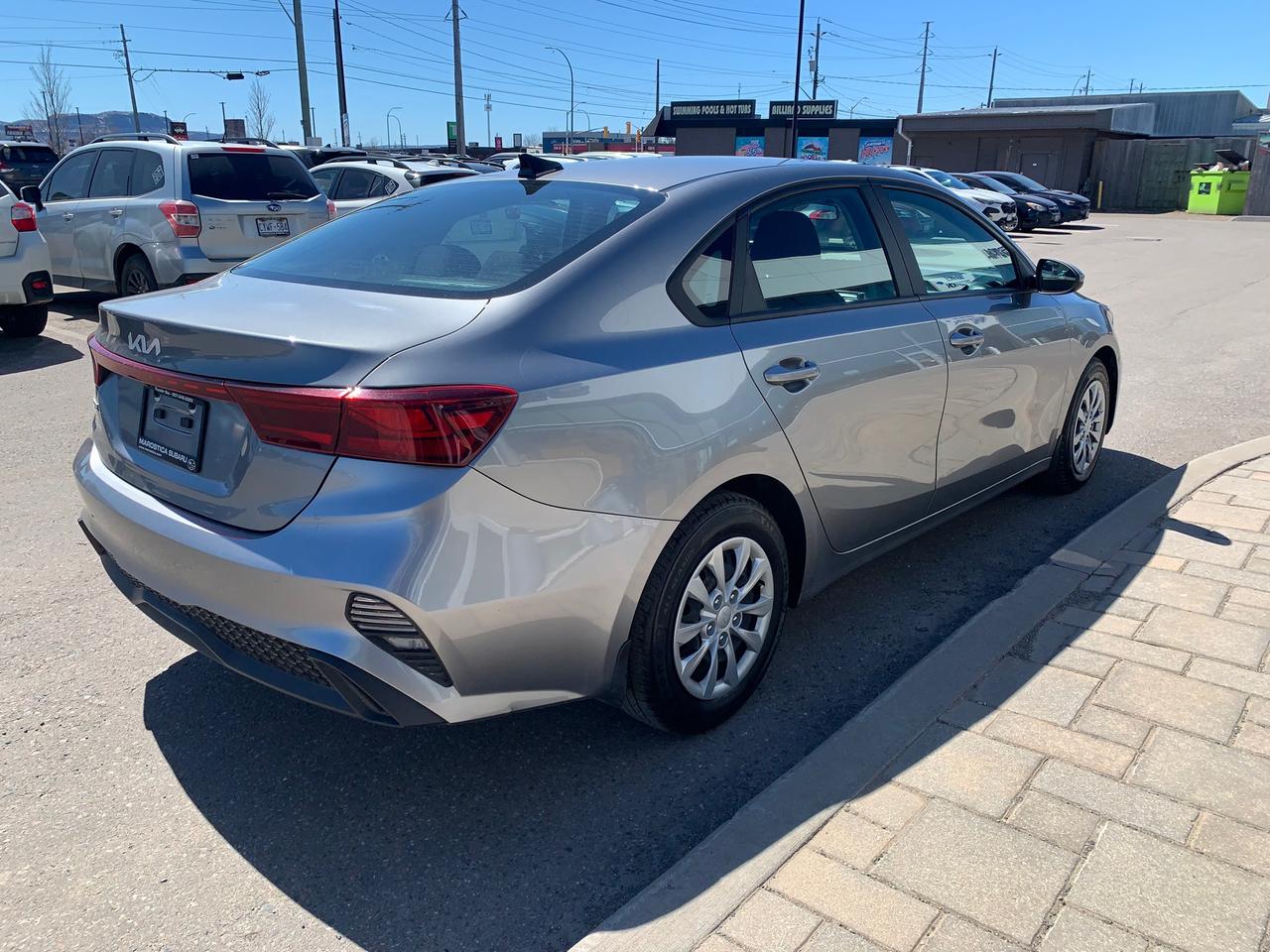2022 Kia Forte LX 4dr Sedan Photo4