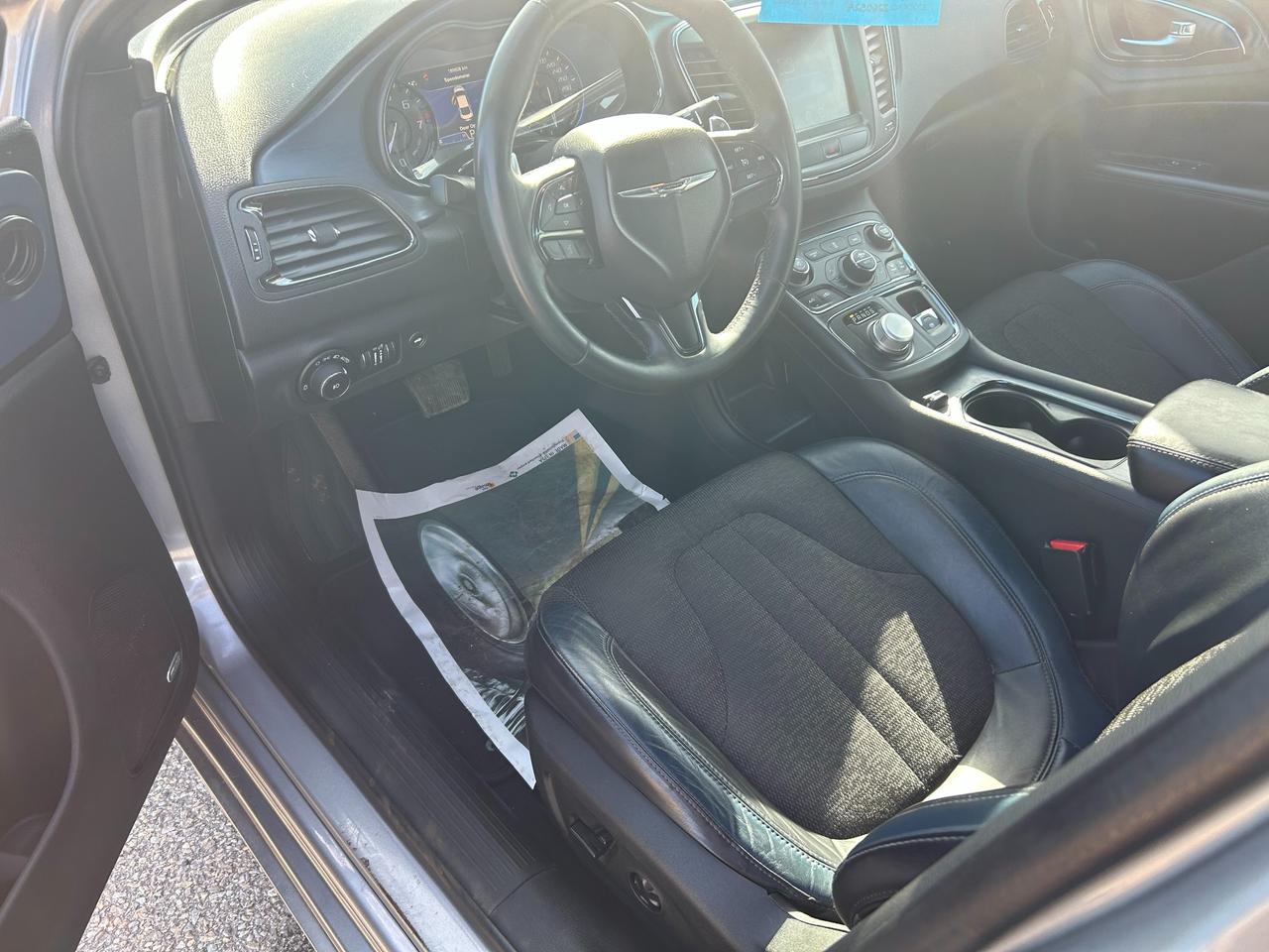 2015 Chrysler 200 S 4dr Front-wheel Drive Sedan Photo