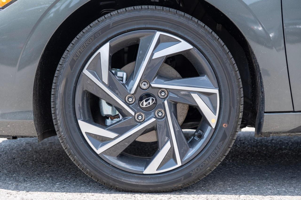 2025 Hyundai Elantra Hybrid Luxury DCT Photo