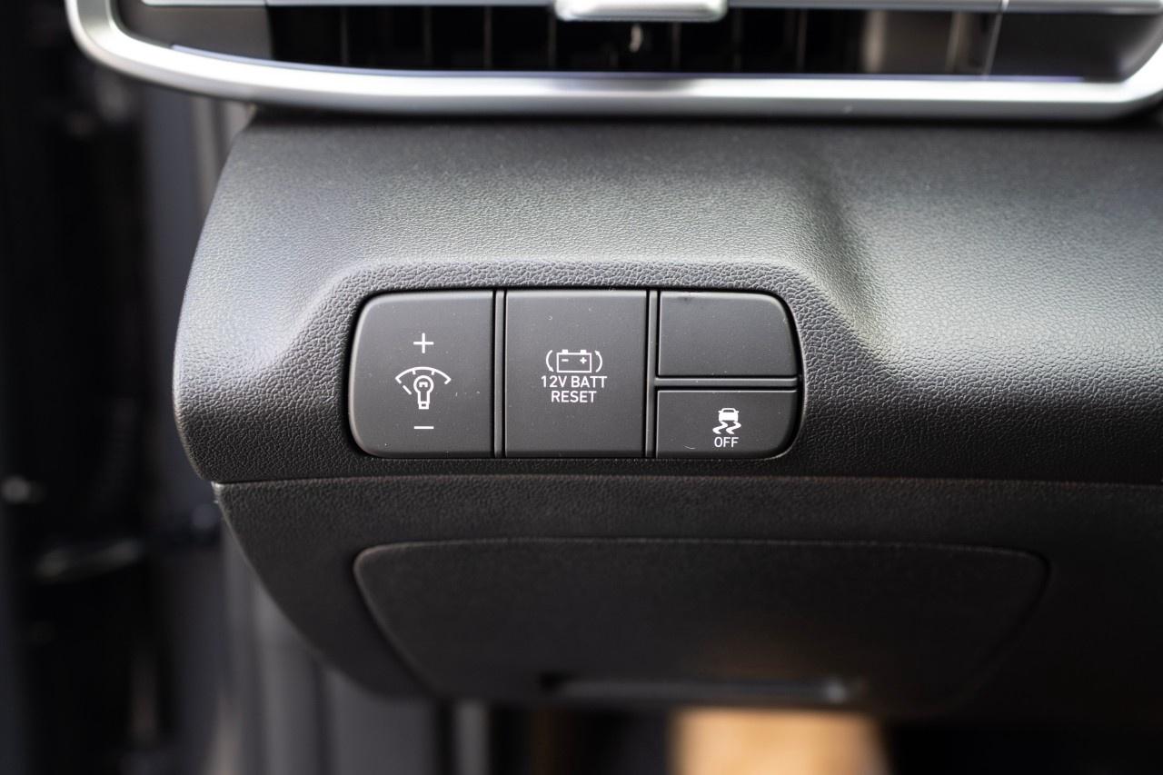 2025 Hyundai Elantra Hybrid Luxury DCT Photo