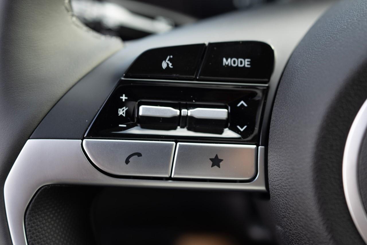 2025 Hyundai Elantra Hybrid Luxury DCT Photo