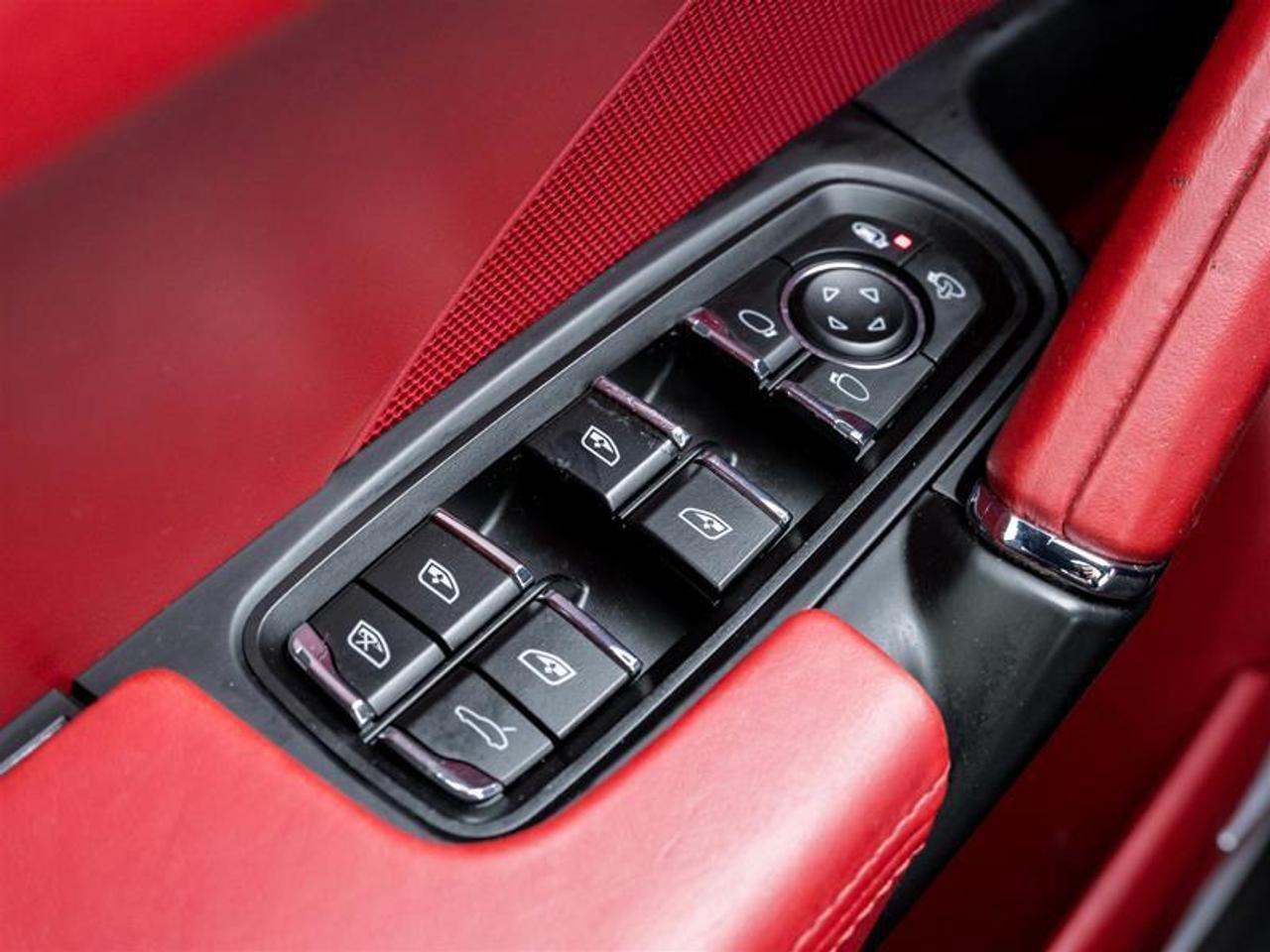 2017 Porsche Cayenne GTS 4dr All-wheel Drive Photo