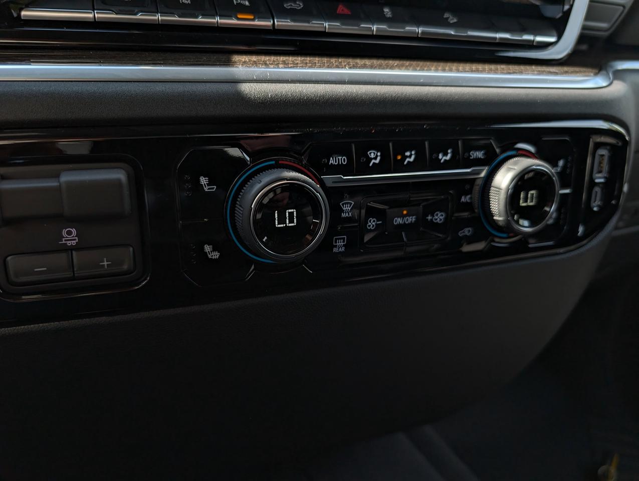 2025 Chevrolet SILVERADO 2500HD LT Photo