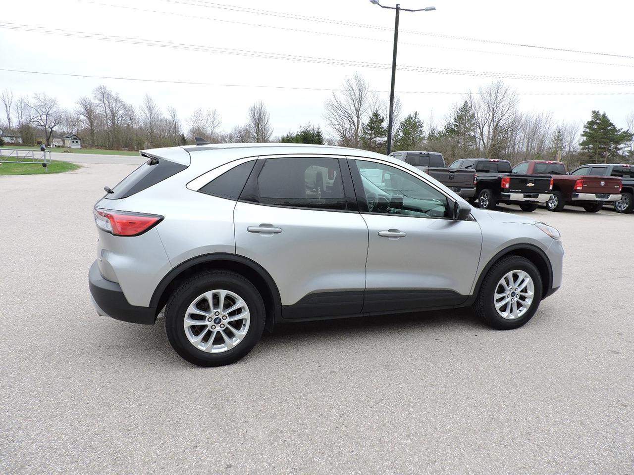 2022 Ford Escape SE AWD 1.5L EcoBoost 1-Owner Only 73000 KMS Photo4