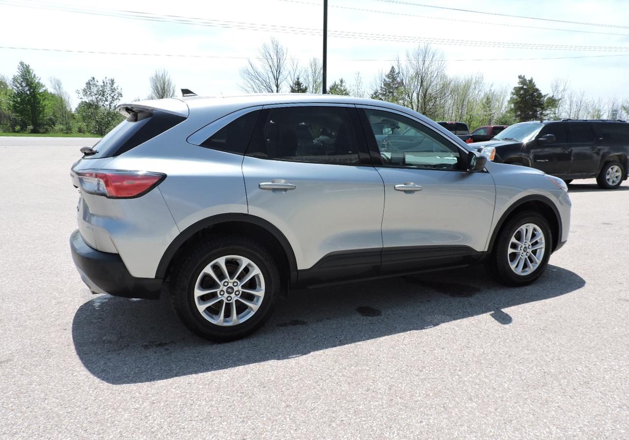 2022 Ford Escape SE AWD 1.5L EcoBoost 1-Owner Only 73000 KMS Photo4