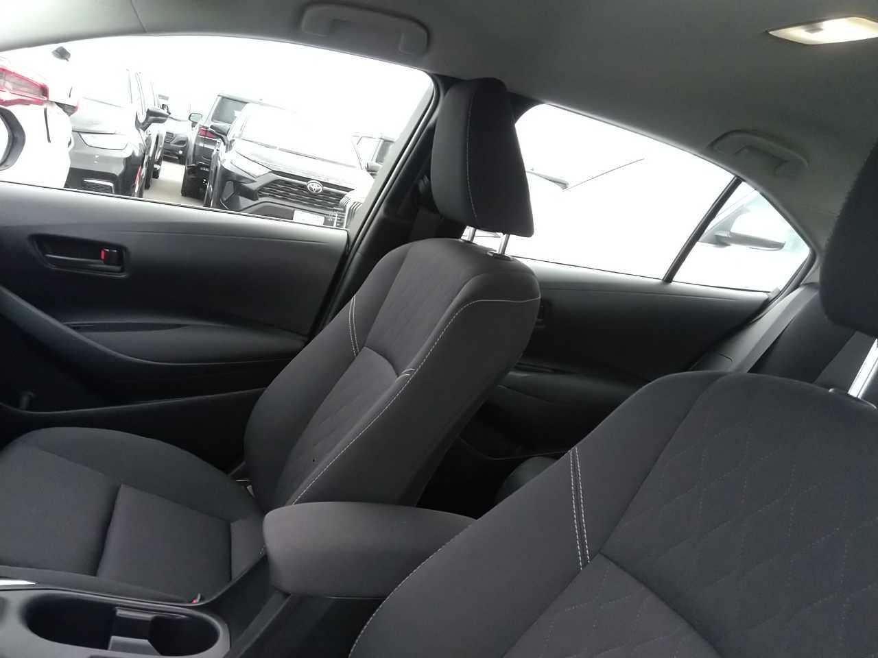 2024 Toyota Corolla Hybrid LE Photo4