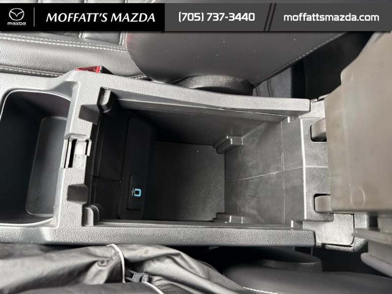 2019 Ford Escape Titanium 4WD Photo