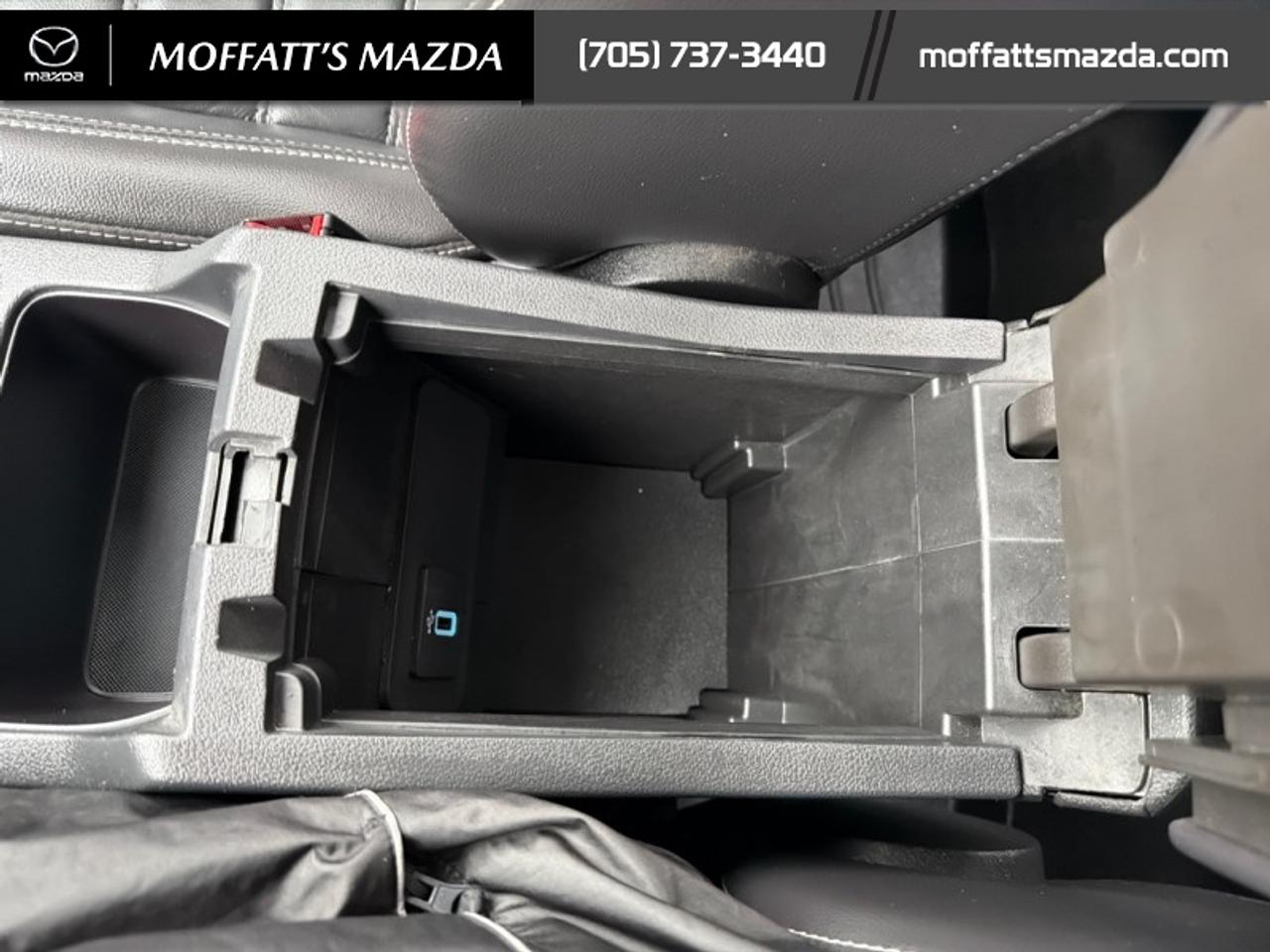 2019 Ford Escape Titanium 4WD Photo