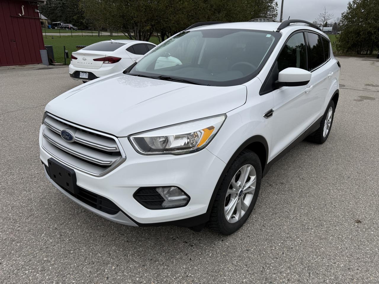 2018 Ford Escape SE 4x4 Photo2