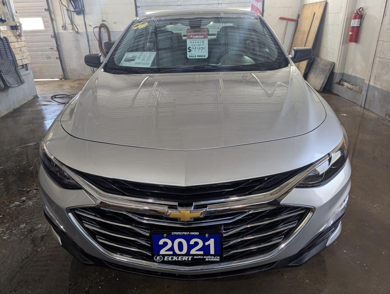 2021 Chevrolet Malibu LS LOW LOW KILOMETERS!! Photo