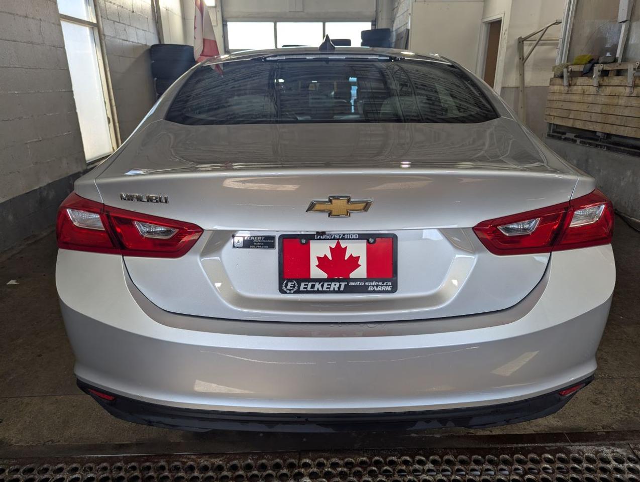 2021 Chevrolet Malibu LS LOW LOW KILOMETERS!! Photo