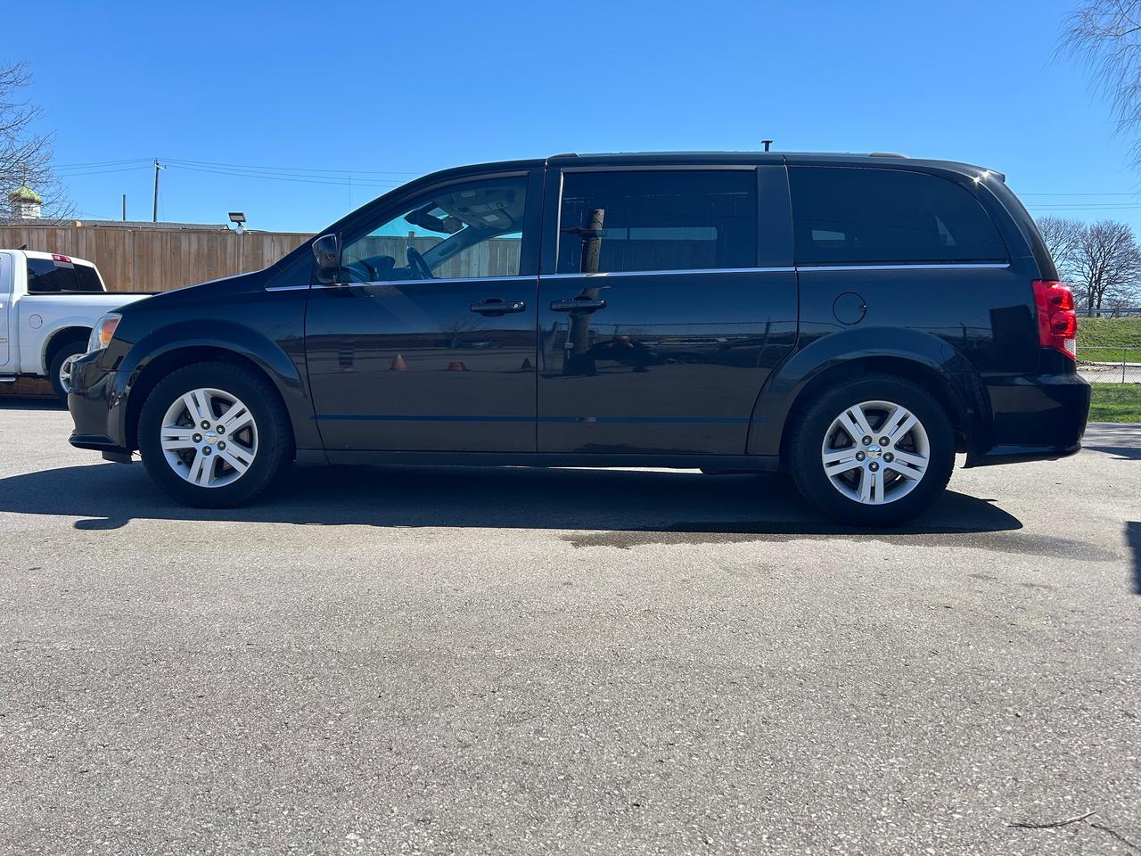 2019 Dodge Grand Caravan Crew Plus Photo