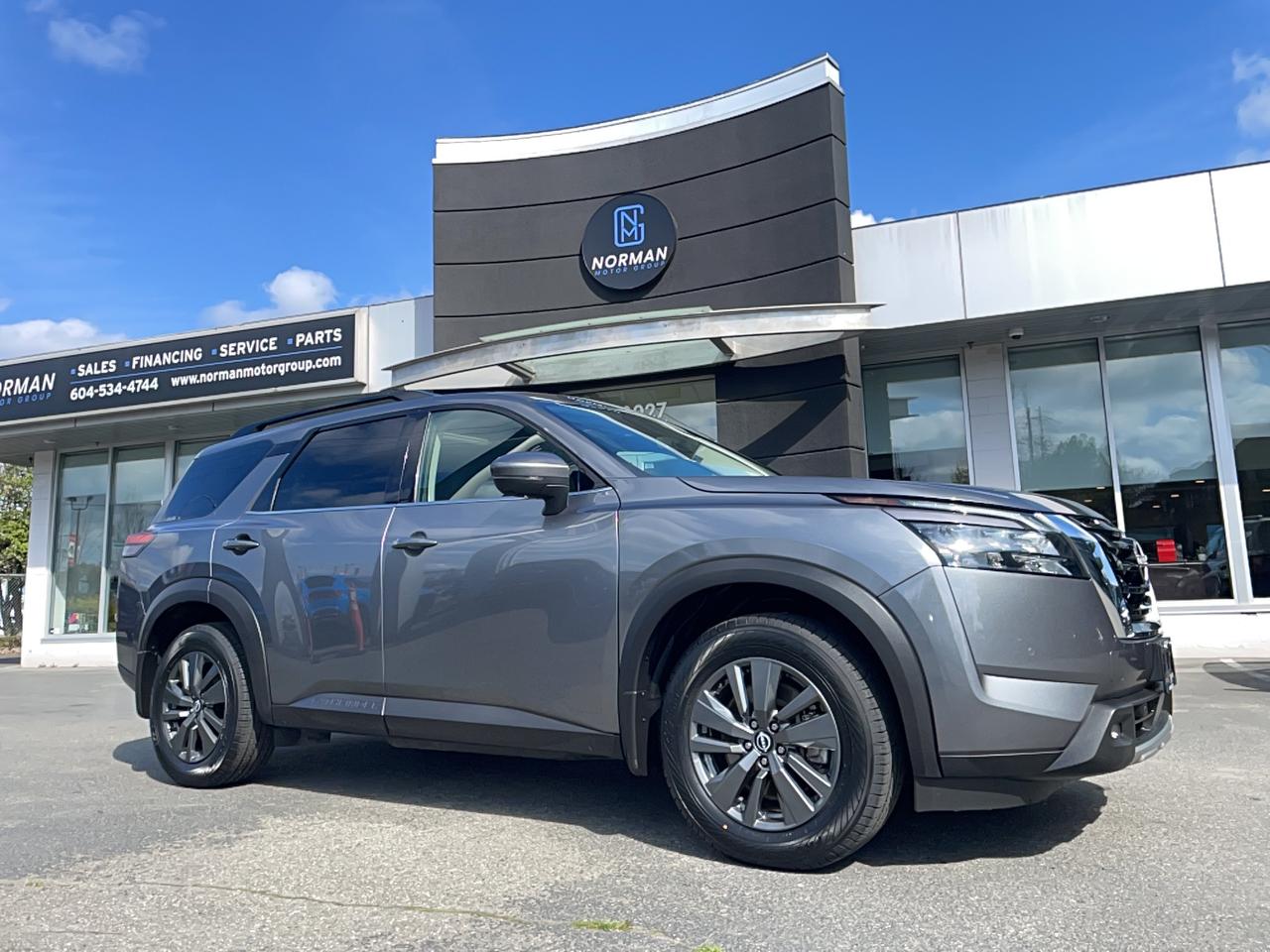 Used 2024 Nissan Pathfinder SV 4WD PWR HEAT SEATS SUNROOF 7-PASSANGER for sale in Langley, BC