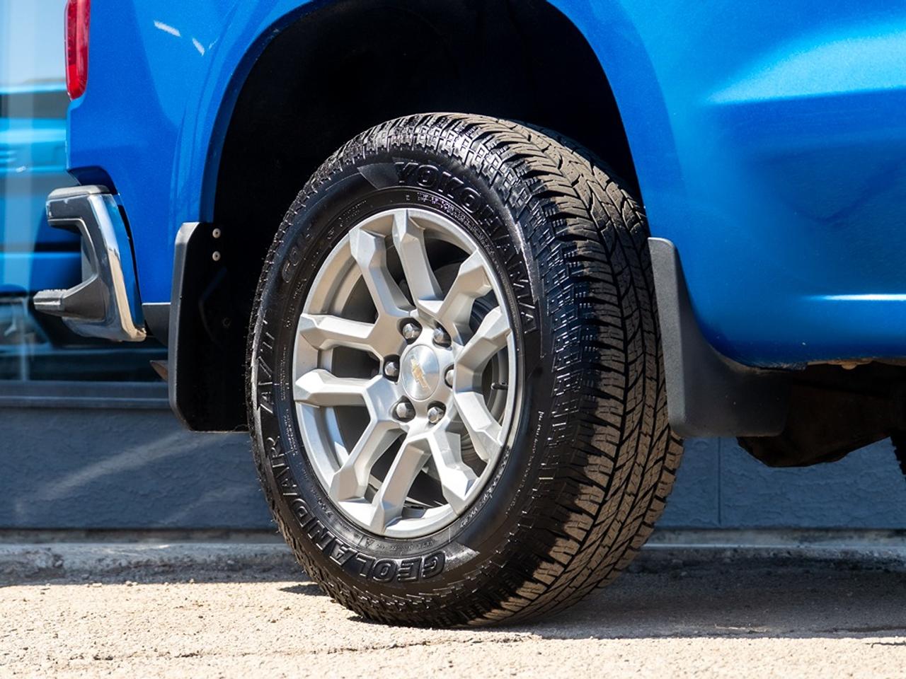 2023 Chevrolet Silverado 1500 LT Photo3